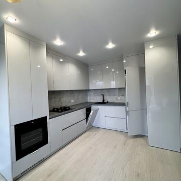 Студентська вул., 2