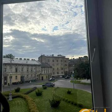 Джерельна вул., 34