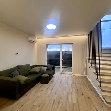 Полтавська вул.