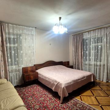 Незалежності вул., 15