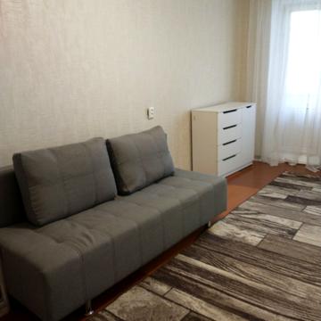 Молодіжна, 40