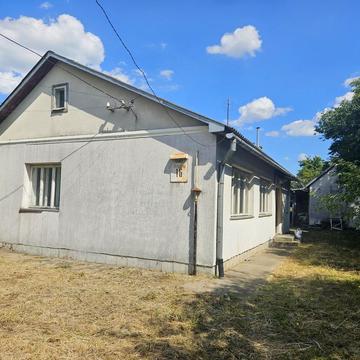 Бескидська вул.