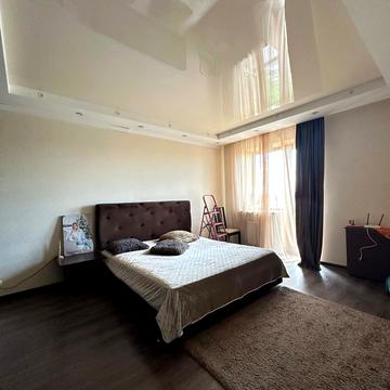 Павла Тичини вул., 12