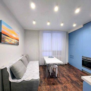 Юнацька вул., 17