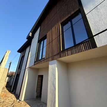 Капітана Зайцева вул., 14