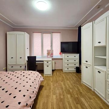 Кирила Трильовського вул., 25