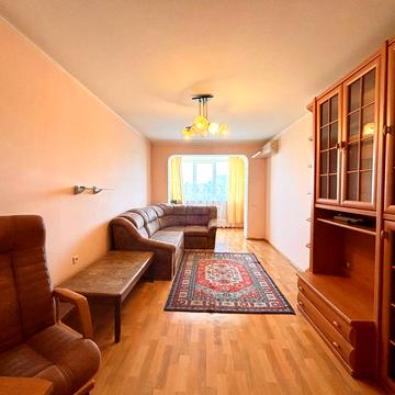 Новорічна вул., 77