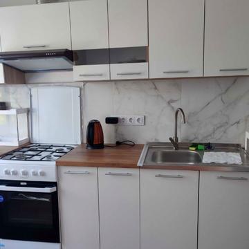 Тролейбусна вул., 17а