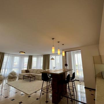 Вячеслава Липинського вул. (), 28