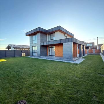 Квітнева вул.