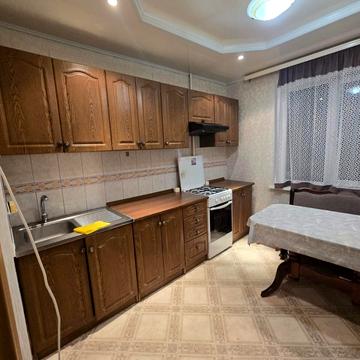 Академіка Корольова вул., 79