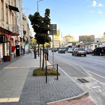 Богдана Хмельницького вул., 167