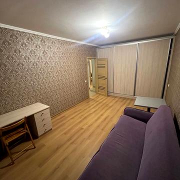 Євгена Чикаленка вул., 43