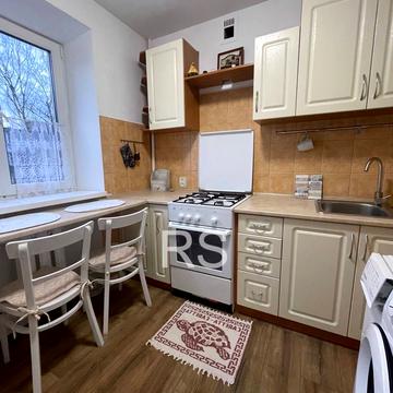 Квітнева вул., 5