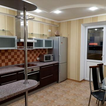 Грушевського вул., 7