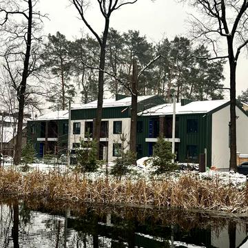 Варшавська вул.