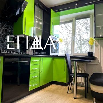 Академіка Тамма вул., 17