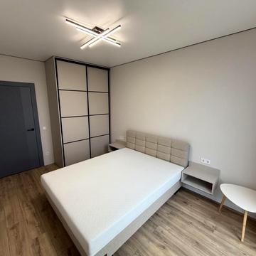 Роксоляни вул., 1