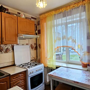 Інститутська вул., 22