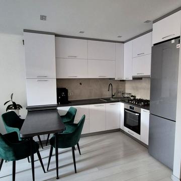 Зелена вул., 204б