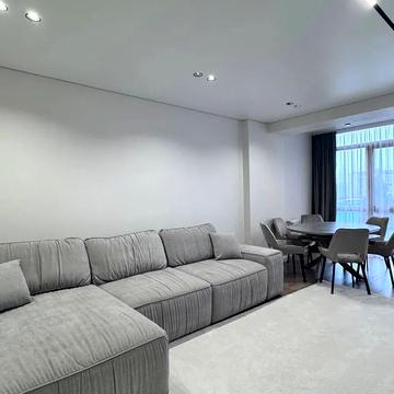 Європейська вул., 1