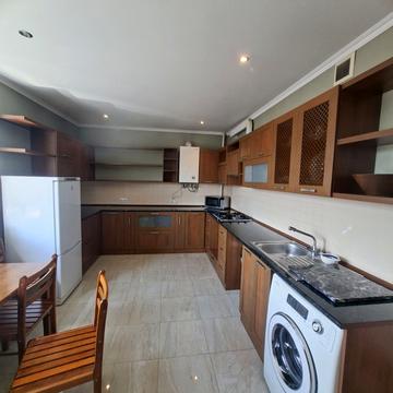 Петра Калнишевського вул., 12