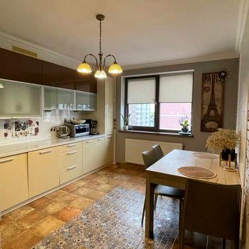 Винна Гора вул., 12