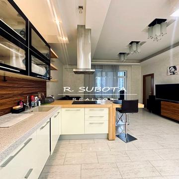 Дмитра Яворницького просп. (Карла Маркса), 5