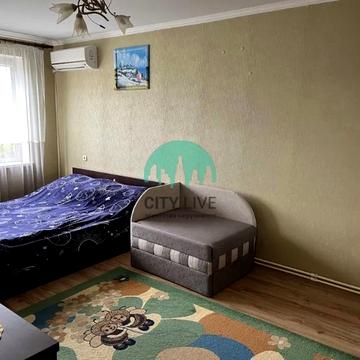 Тролейбусна вул., 9