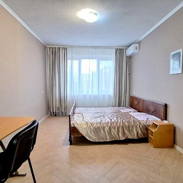 Добровольців пров., 10