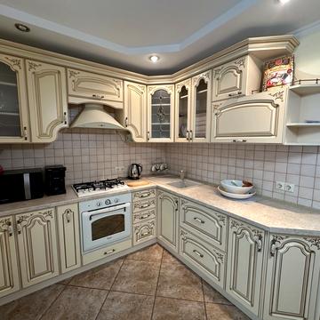 Василя Симоненка вул., 37