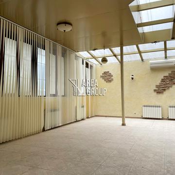 Данила Галицького вул., 11/