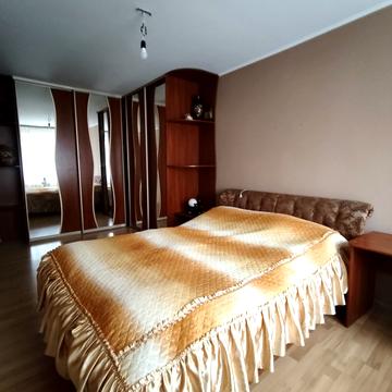 Відінська вул., 25