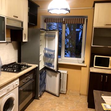 Івана Карпинця вул. (), 4