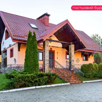 Євгена Коновальця вул., 13