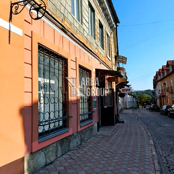 Зарванська вул., 16