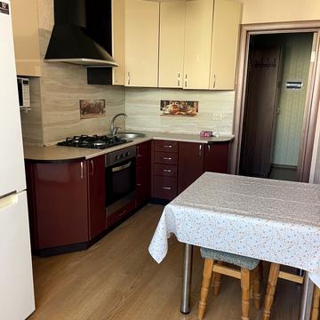 Боголюбова вул., 12