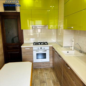 Кравчука вул., 7