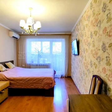 Квартальна вулиц вул. (Гладкова), 13