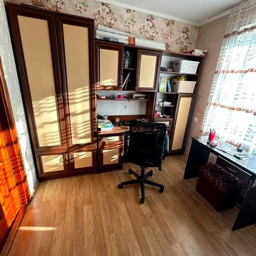 Петра Калнишевського вул., 1