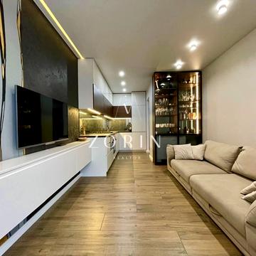 Набережна Перемоги вул., 42