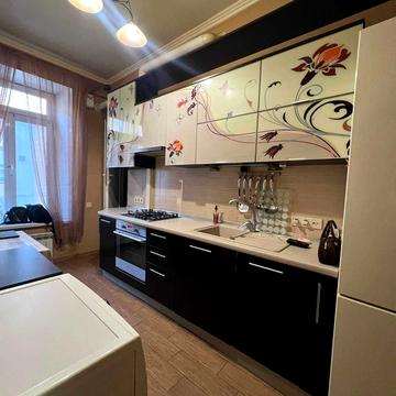 Театральний пров. (Чайковського), 4