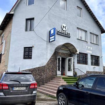 Миколи Леонтовича вул., 2а