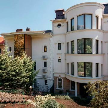 Новоберегова вул.