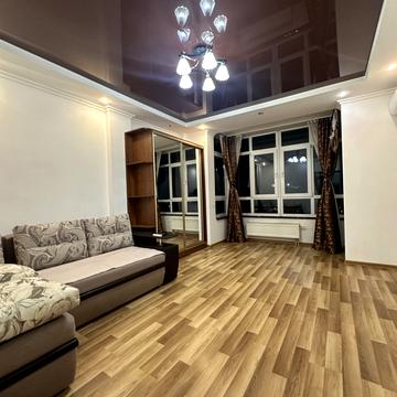 Гетьмана Івана Мазепи вул. (Топольна), 1