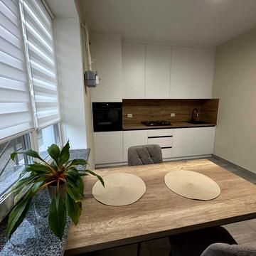 Дворецька вул., 40