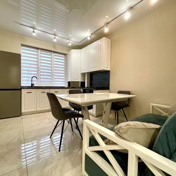 Трамвайна вул. (Революційна), 38а