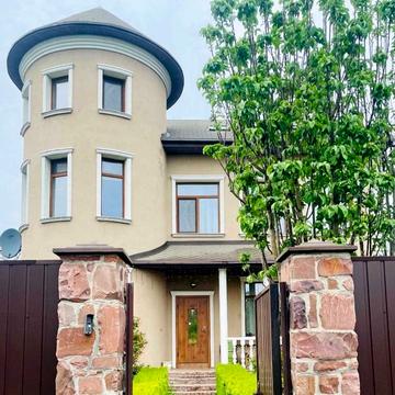 М. Старицького, 11