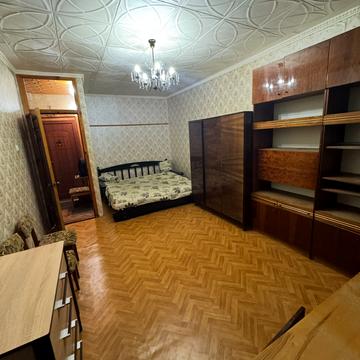 Метробудівників вул., 20