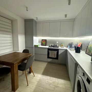 Інститутська, 6 Б